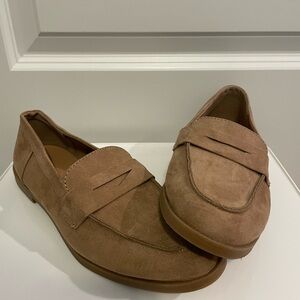 Old Navy Tan Women's Loafers